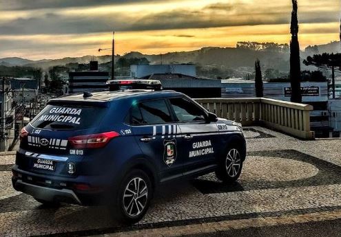 Comissão aprova regulamentação do porte de arma de fogo para os guardas municipais.